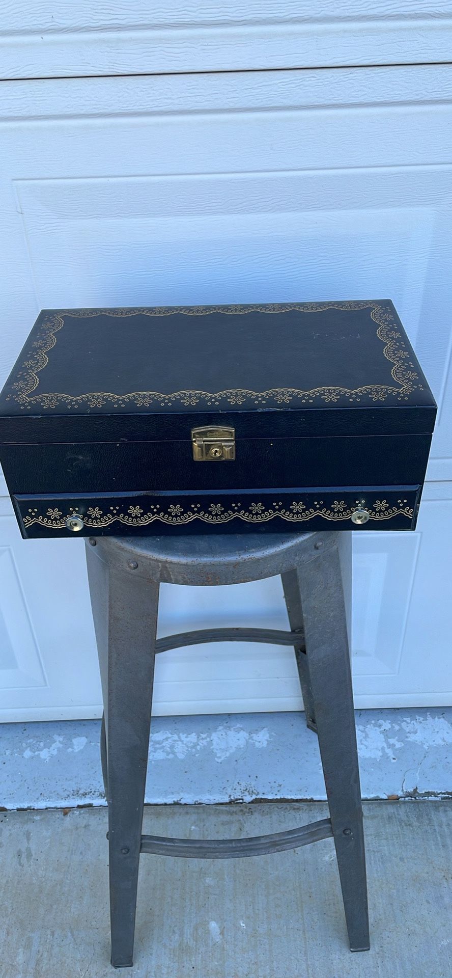 Jewelry Box 15”x8”x5”