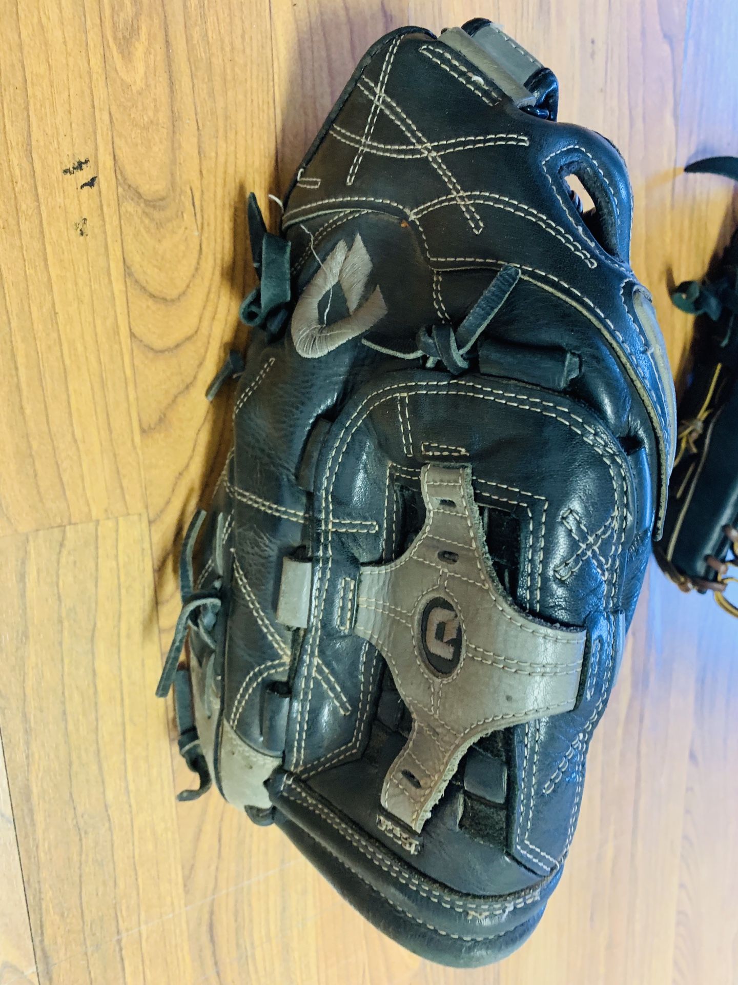 Demarini Diablo 14” softball glove