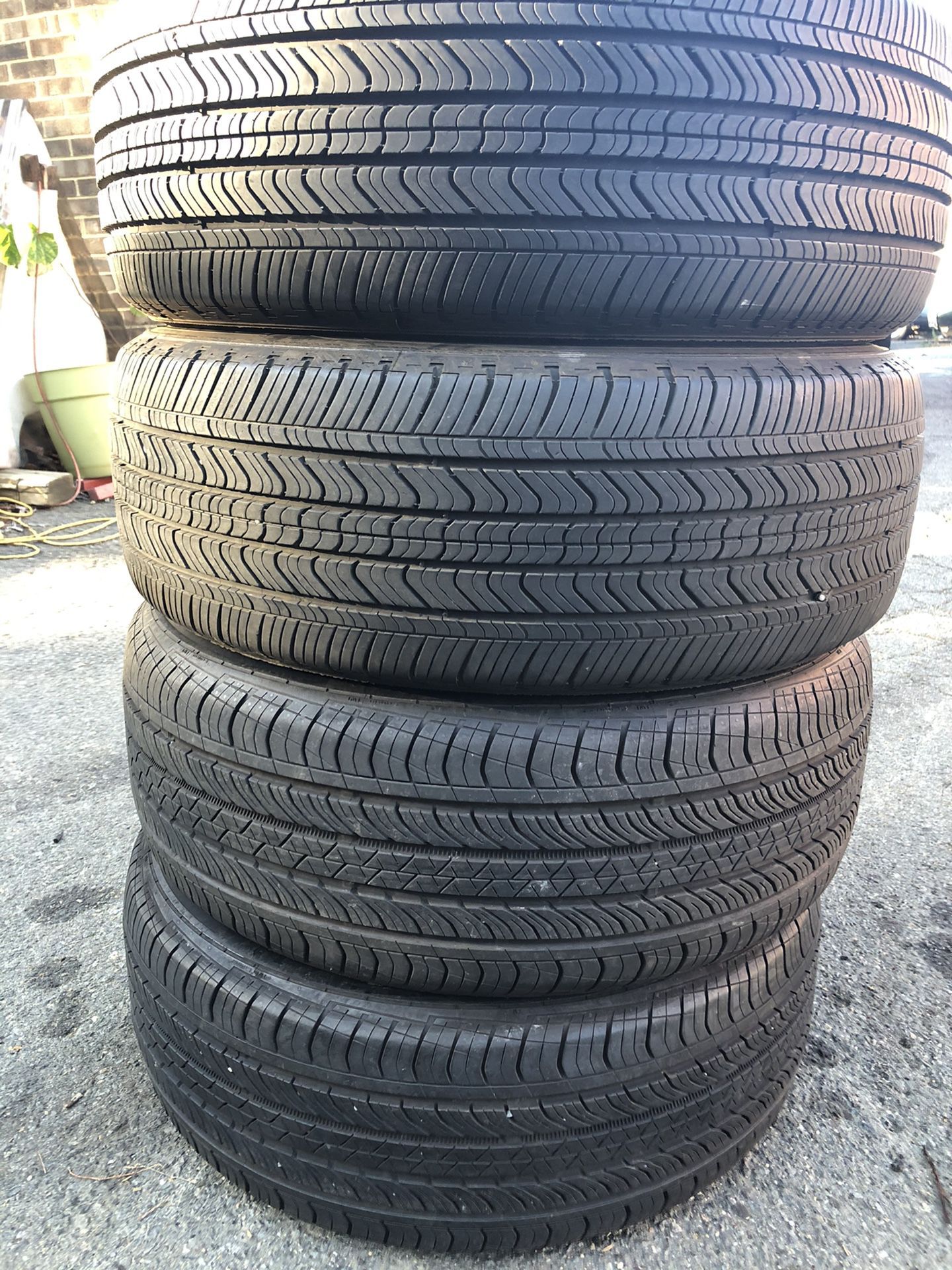 Set 4 usted tire 215/55R17 two MICHELIN and two Continental three used tire have patch set 4 used tire $170 4 llantas usadas 215/55R17 2 MICHELIN y 2