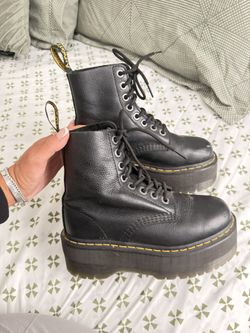 Women’s Dr.Martens