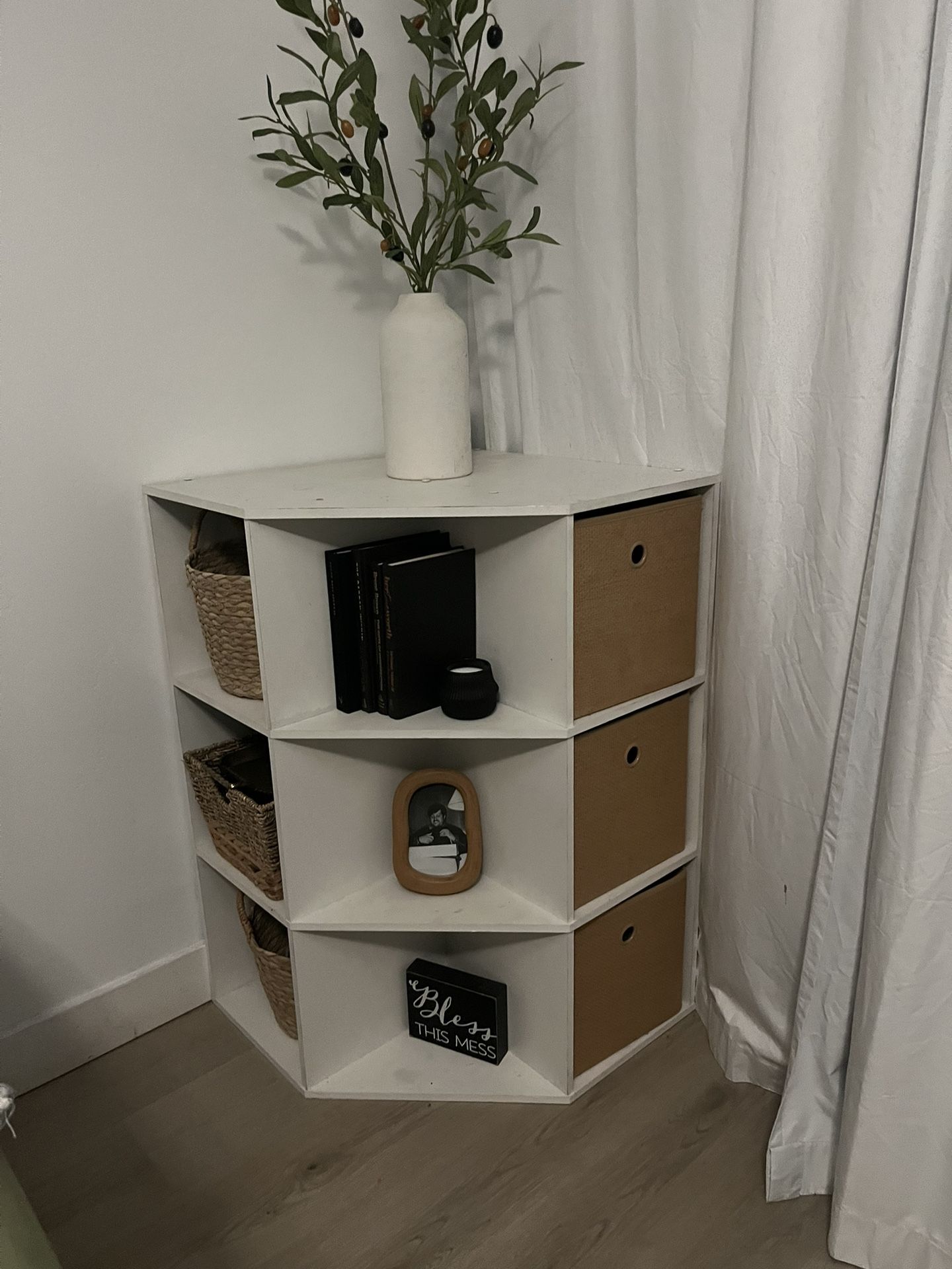 White Corner Cabinet/shelf