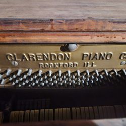 Clarendon Upright 