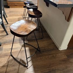 Set Of 4 Barstools 