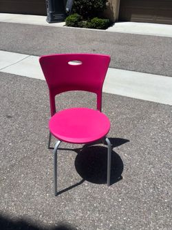 Modern Pink Accent Chair – Like New