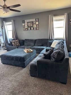 Sectional couch with ottoman