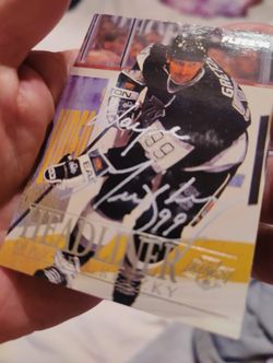NHL Vintage Wayne Gretzky Autograph Card