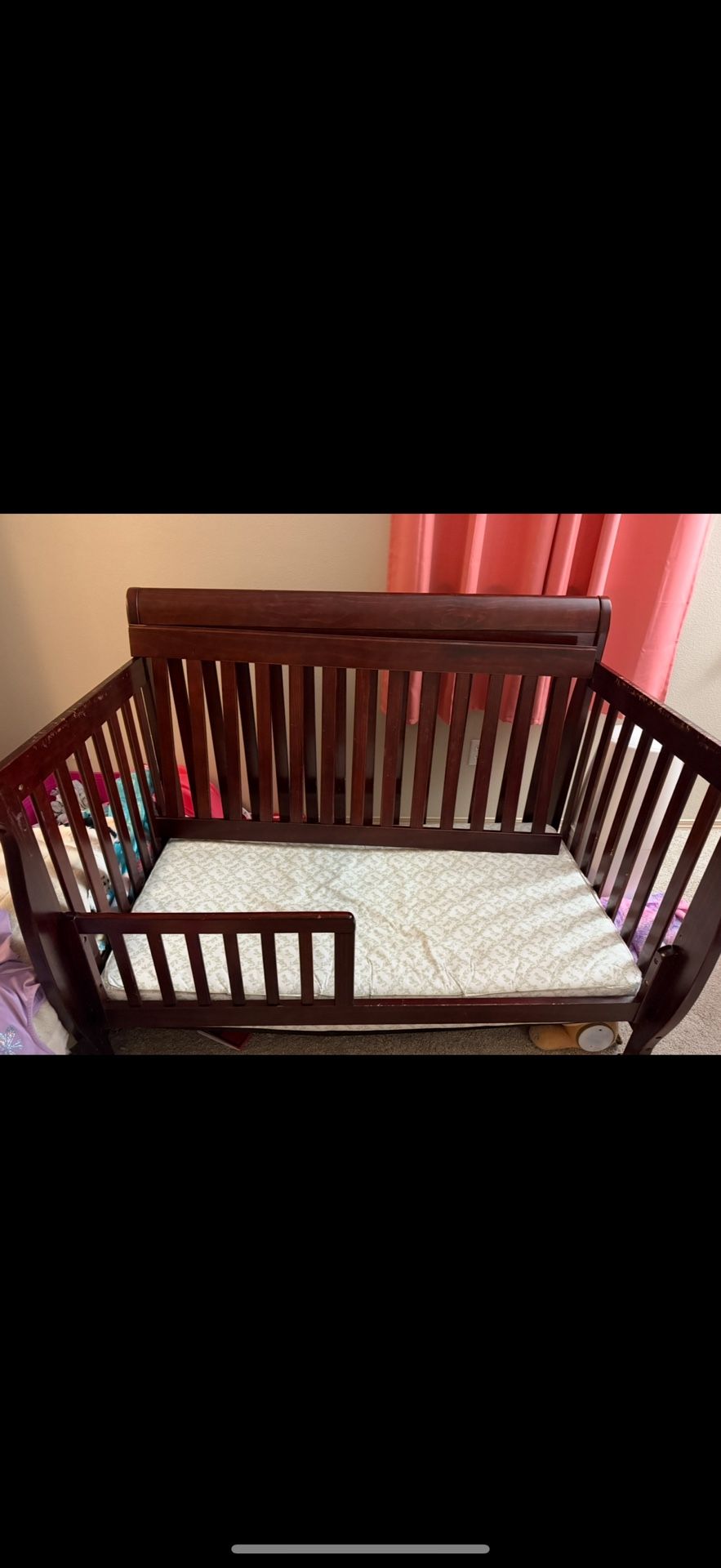 Wood Baby Crib/Toddler Bed With Mattress