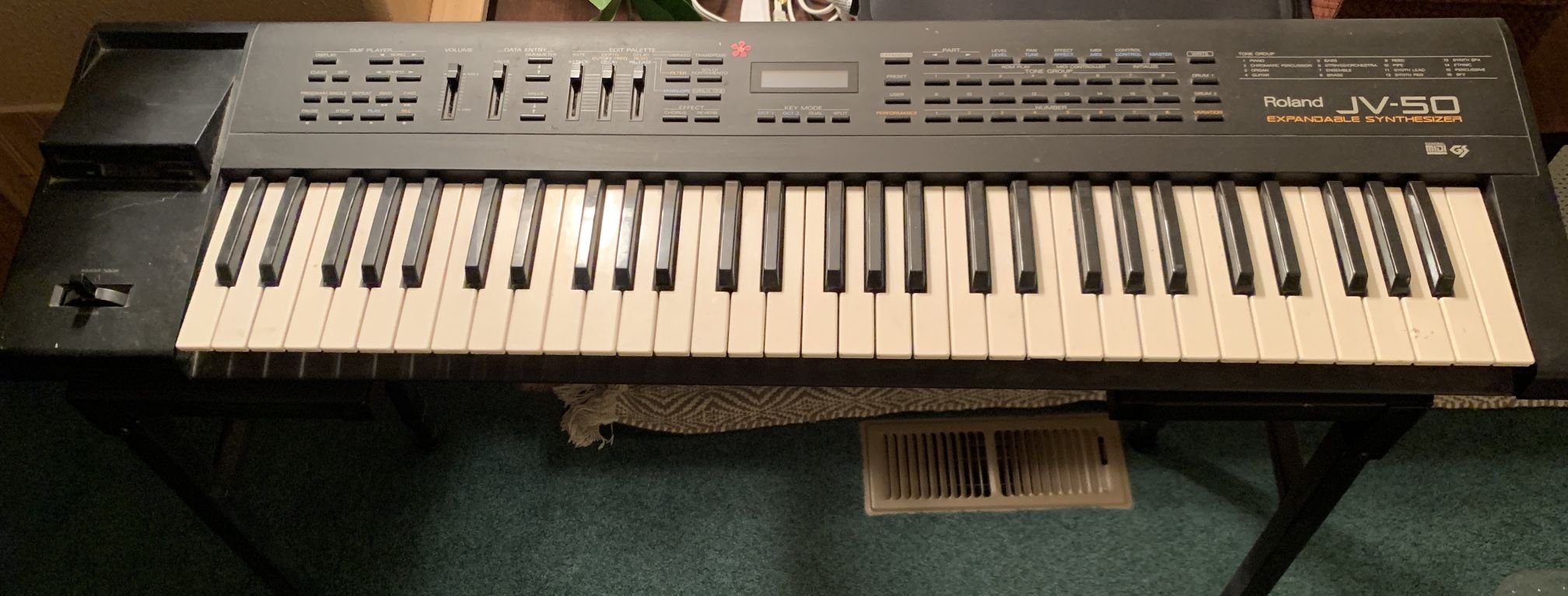 Roland JV-50 synthesizer