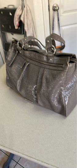 Big , brand New handbag, grey color, long 15 inch, width 8 inch, deep 12 inch