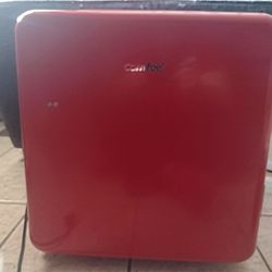 Red Retro style Mini-fridge