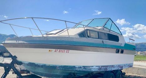 26’ BOAT NO TRAILER NO ENGINE