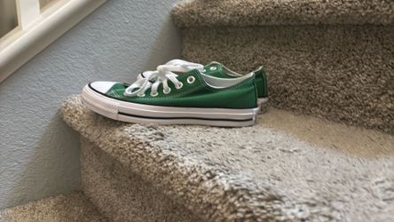 Green low top converse size 5 men’s