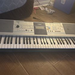 Yamaha Keyboard 