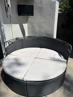 Patio Lounge