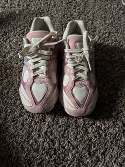 New Balance 9060 Pink Sneakers
