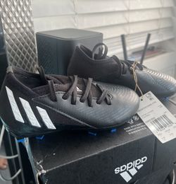 Predator edge 3  SOCCER CLEATS
