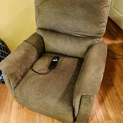 Power Lift Recliner 