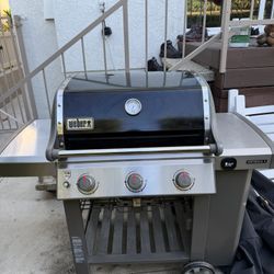 Weber G4 Grill- Sell 1PM