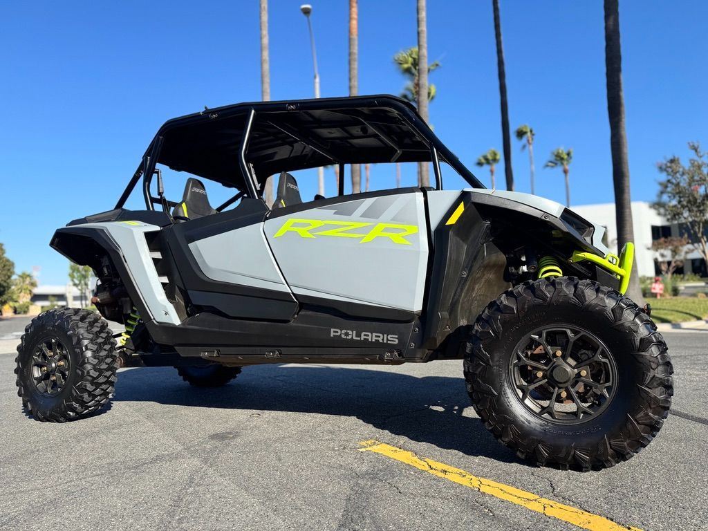 2025 POLARIS RZR XP 4 1000 ULTIMATE - RIDE COMMAND AND SOUND SYSTEM