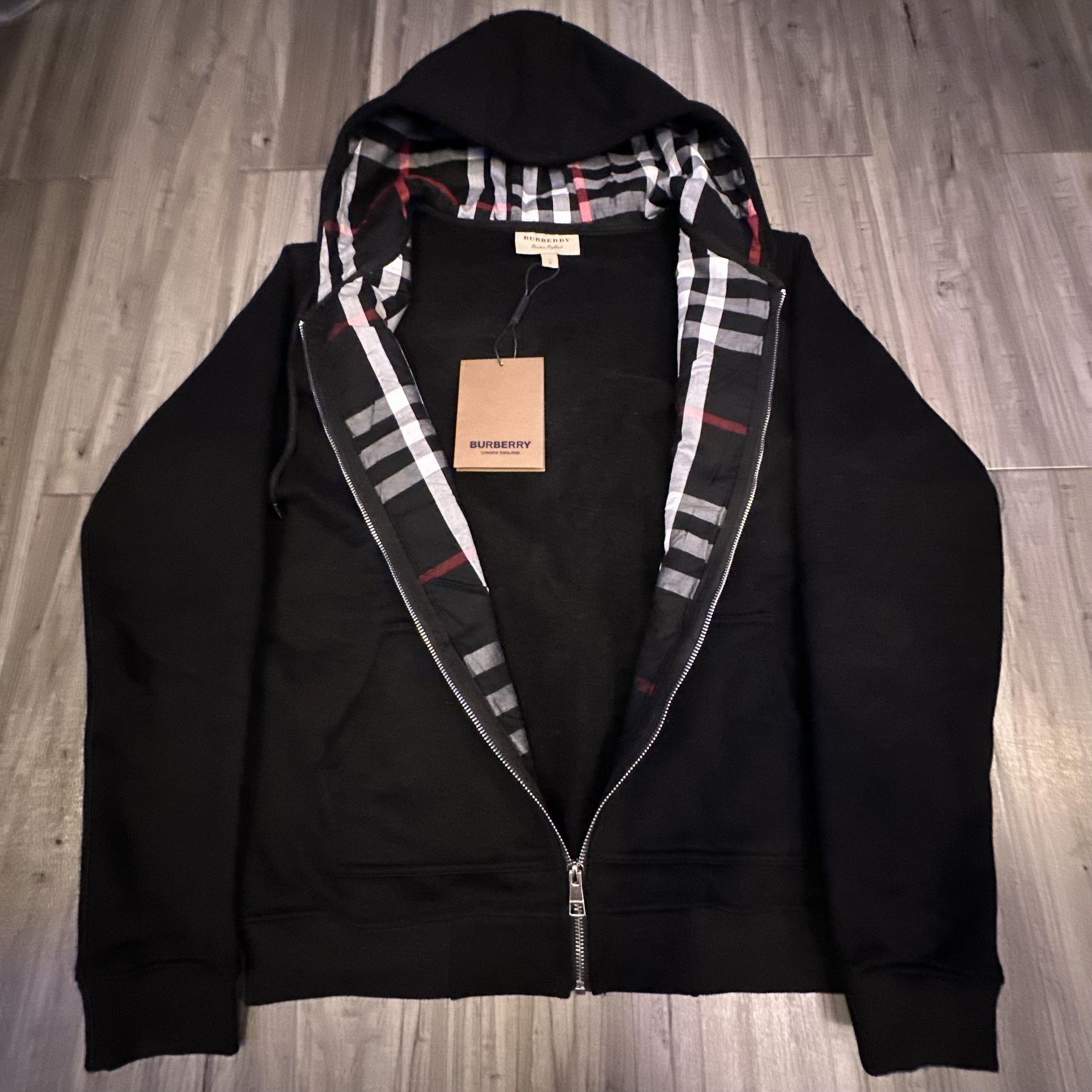 Burberry Zip-Up Hoodie (M)