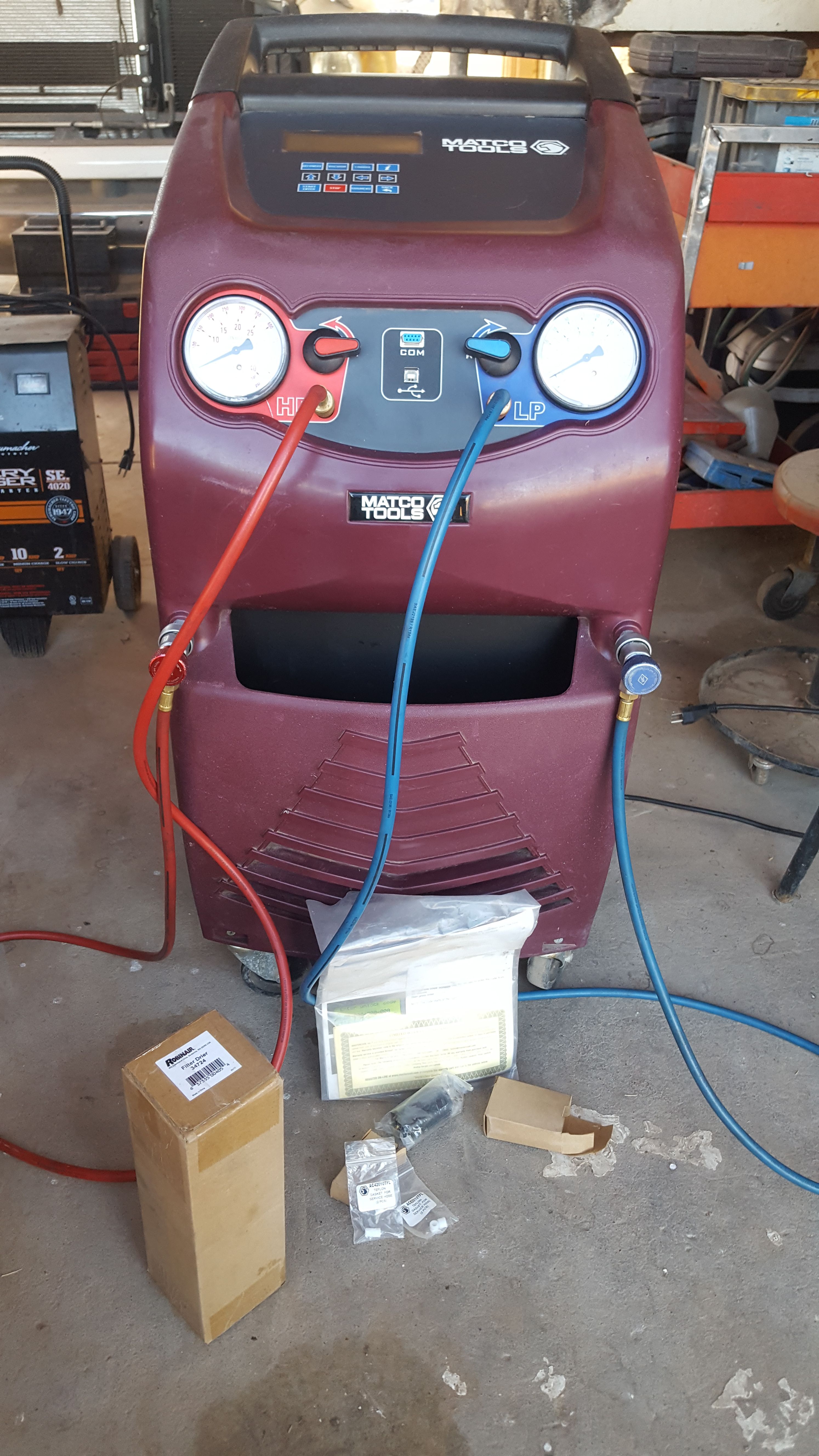 New style built in data for every vehicle AC787 Matco ac recovery and recharge machine