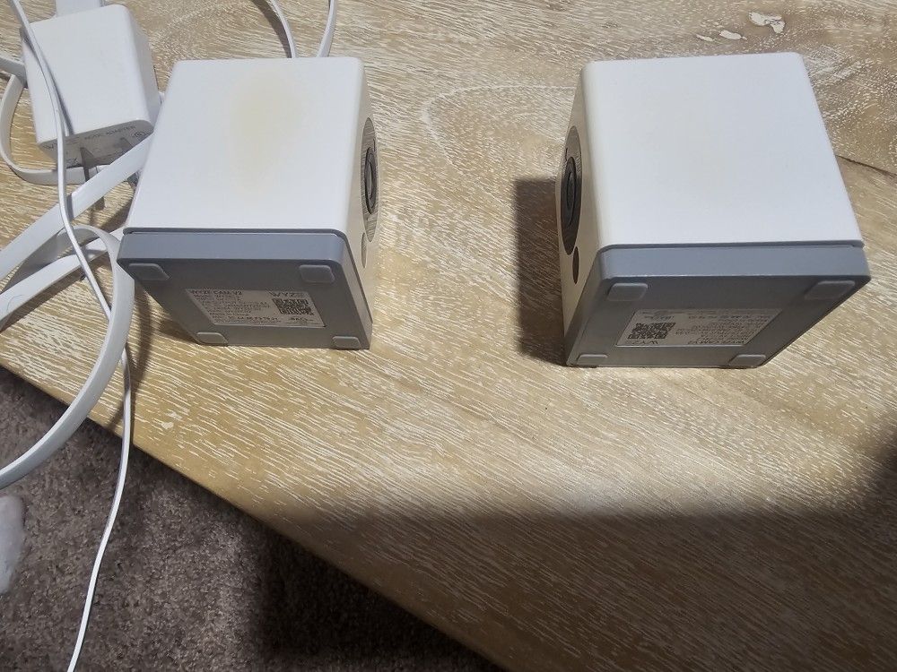 WYZE V2 Outdoor SECURITY cameras $10