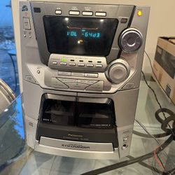 Cd Steroe System With 2 Speaker