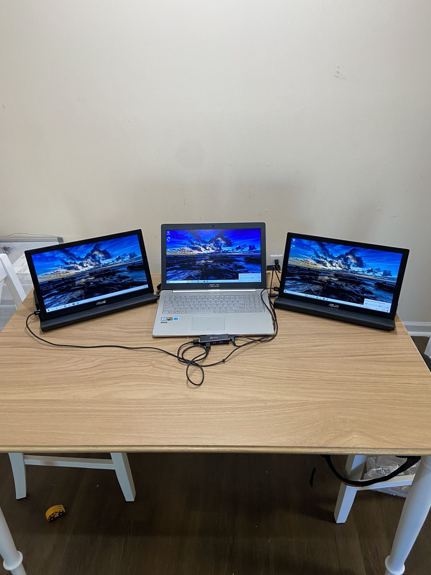 Asus Gaming Laptop 15.5” Monitor With 2 Asus 15.5” LCD Monitors