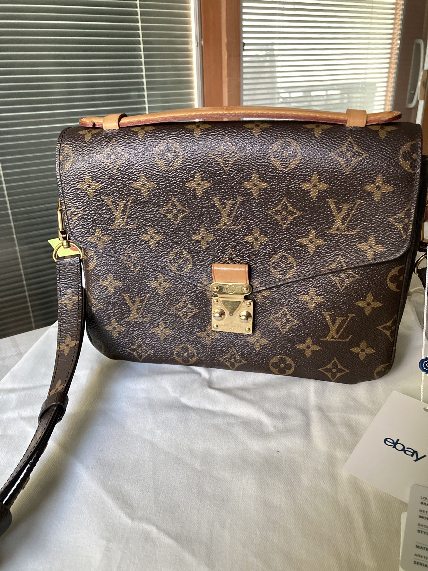 Authentic Louis Vuitton Pochette Metis Bag