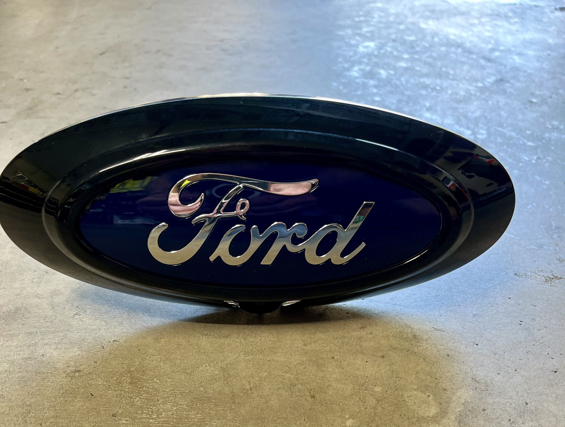 Ford Tailgate Camera/Emblem