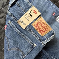 NWT Levi's 711 Skinny Mid Rise, 10 medium, W30/L30