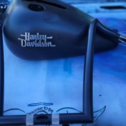 17 Harley Davidson FXDB Dyna Street Bob petrol gas fuel tank And Handle Bar Set