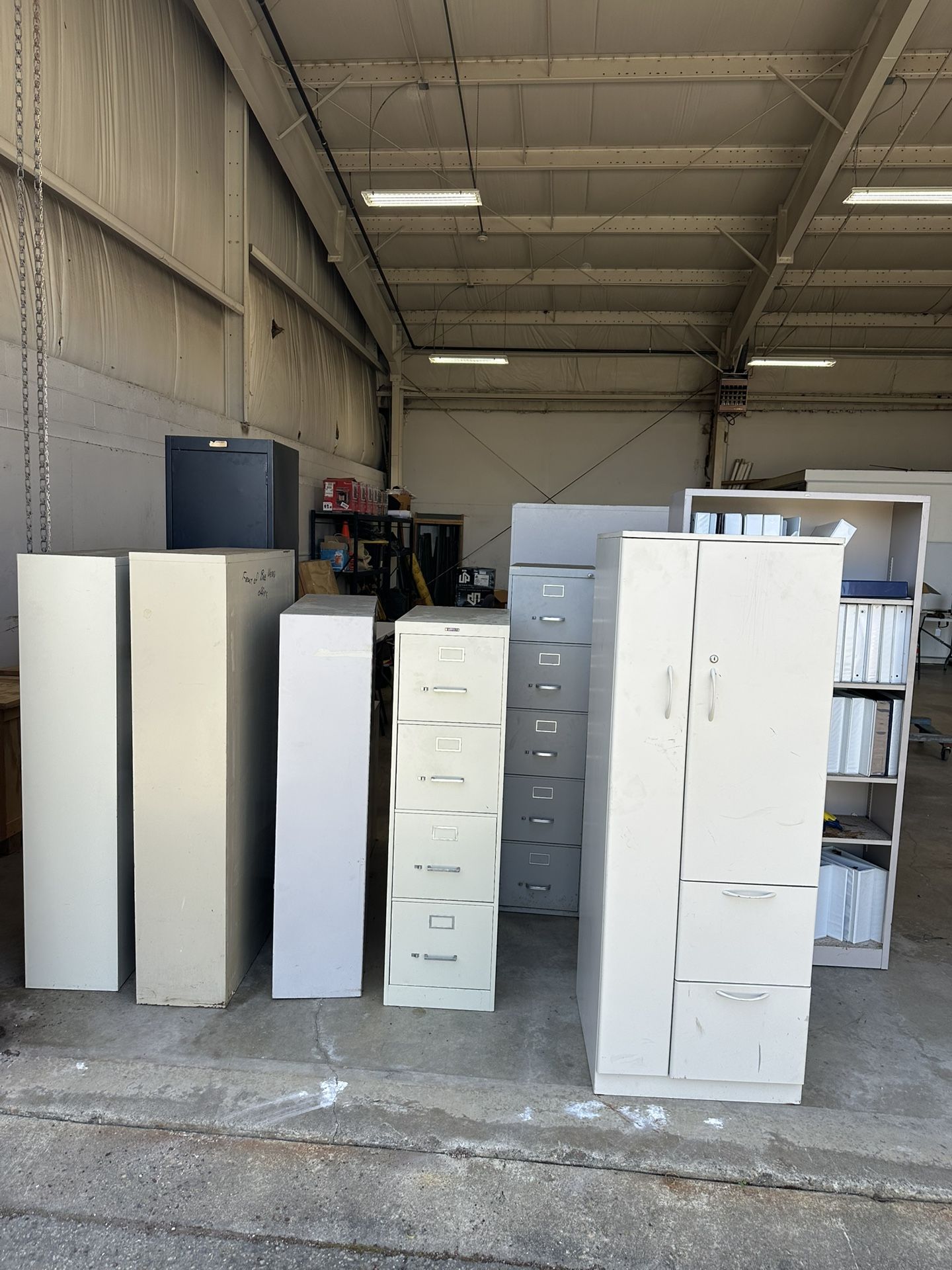 Filing Cabinets, Lockers, and Shelves