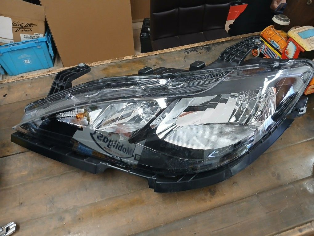 17-19 Chrysler Pacifica Halogen Headlight Left Driver Side Original