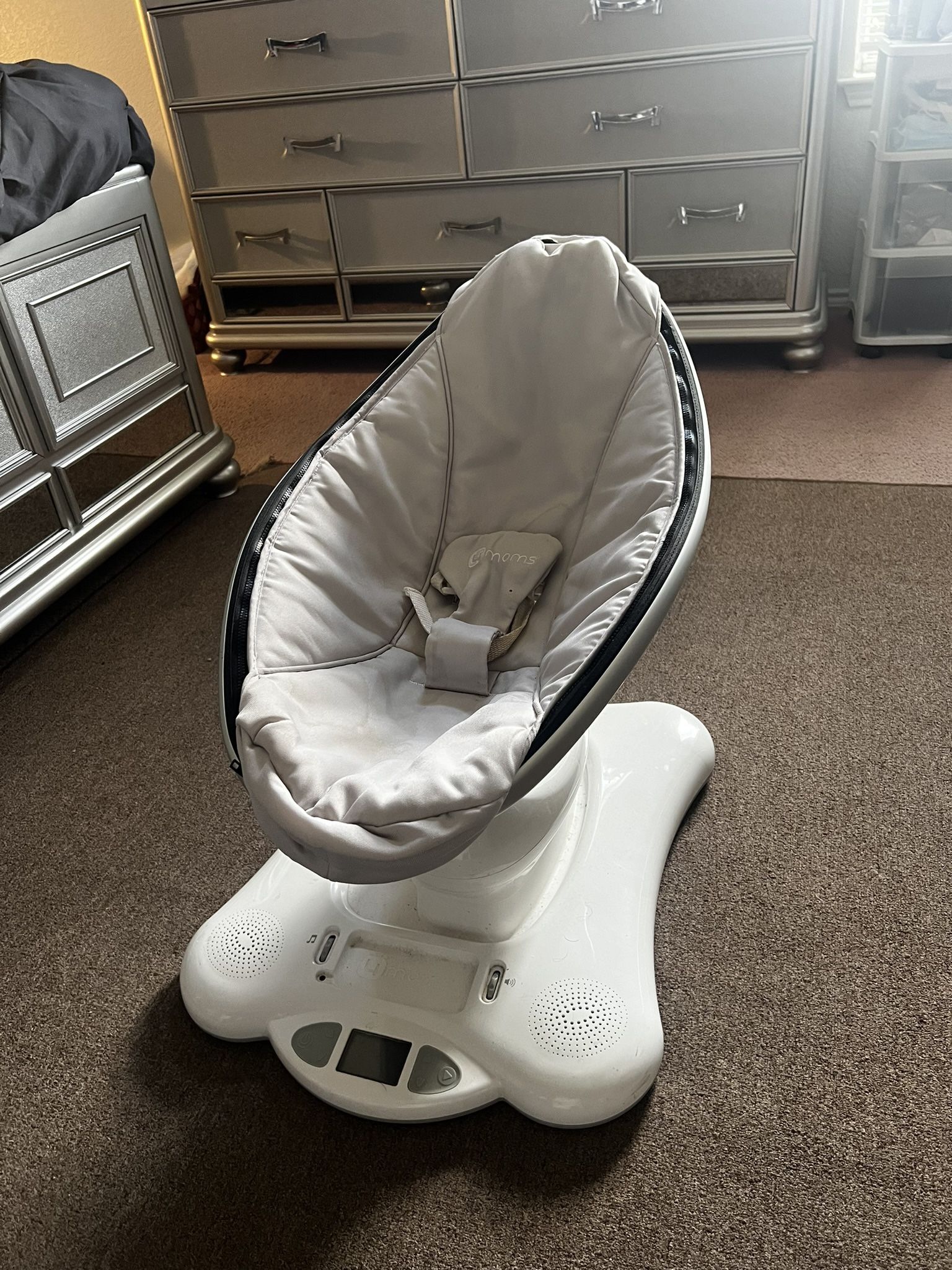 4 moms baby swing