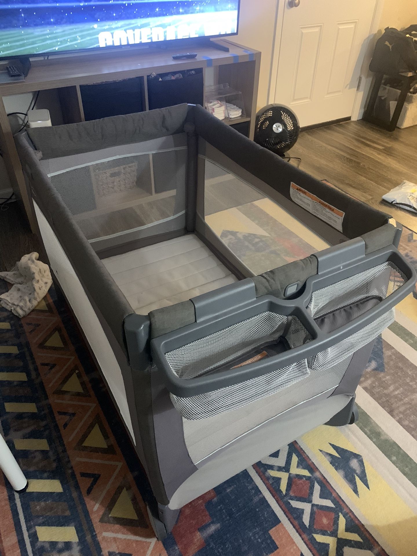 Graco Pack n Play W/ changing table/etc