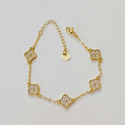NEW!! Gold Mid-Clover BLINGY Bracelet!
