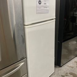 Whirlpool Top Freezer Fridge 