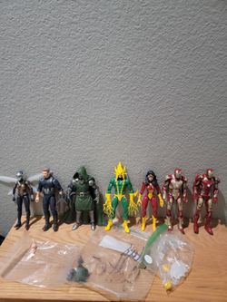 Marvel Legends Captain America And Spider Woman Left
