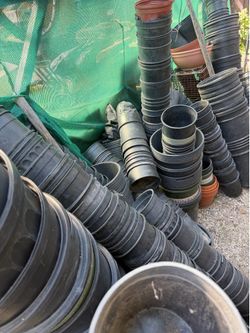 Plastic gardening pots
