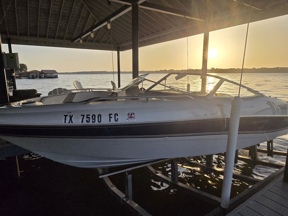 1999 FOUR WINNS Horizon