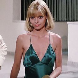 elvira hancock halloween costume