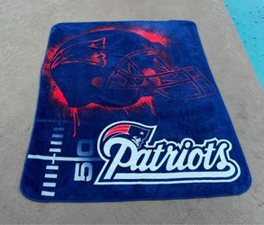NFL New England Patriots Plush Blanket