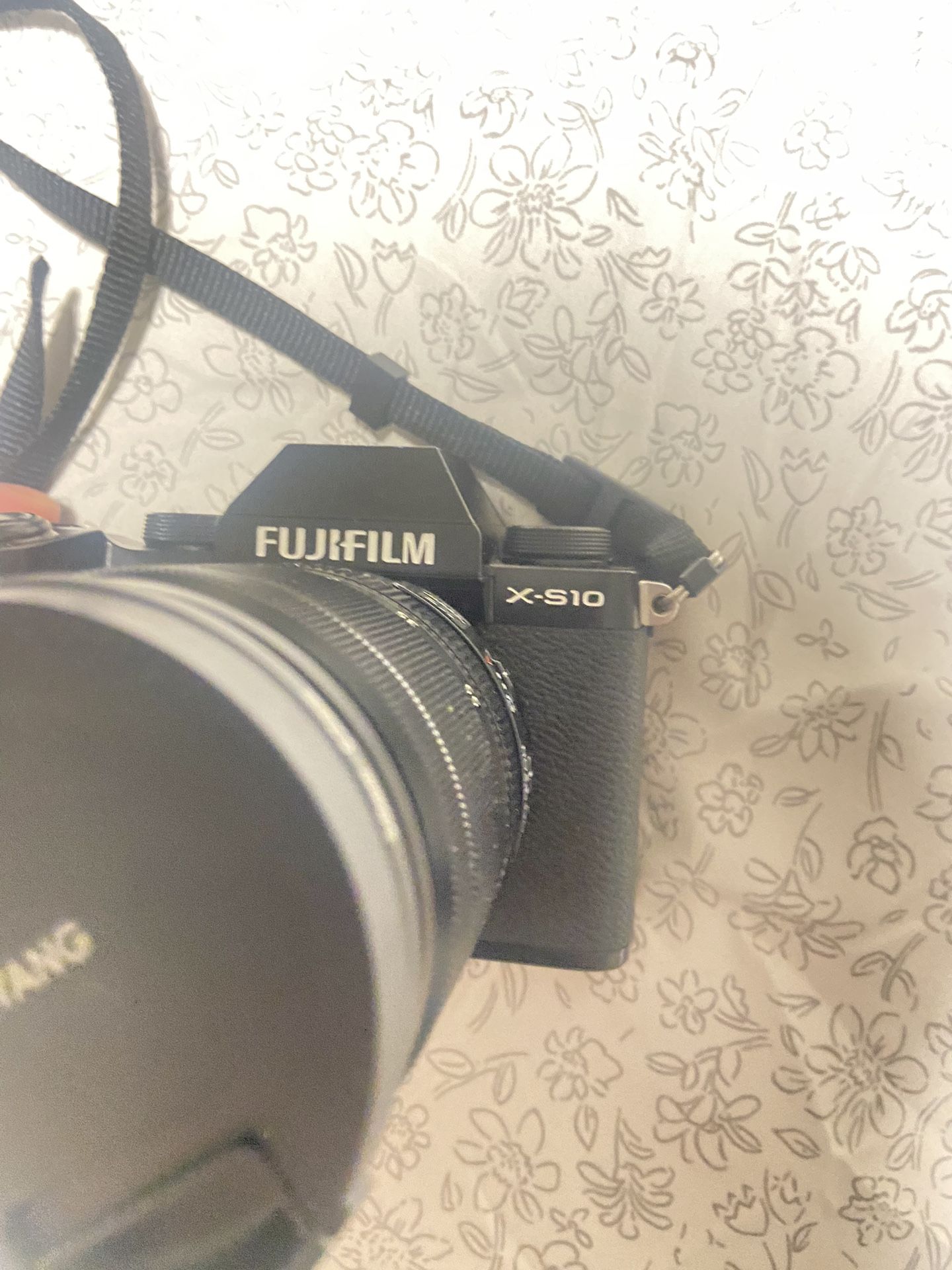 Fuji Film Sx10 With Two Lens