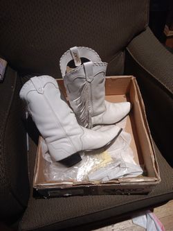 Size 7  Acme Boots