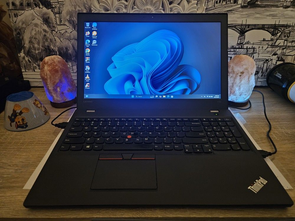 Lenovo T550 i5/8gb/256gb SSD