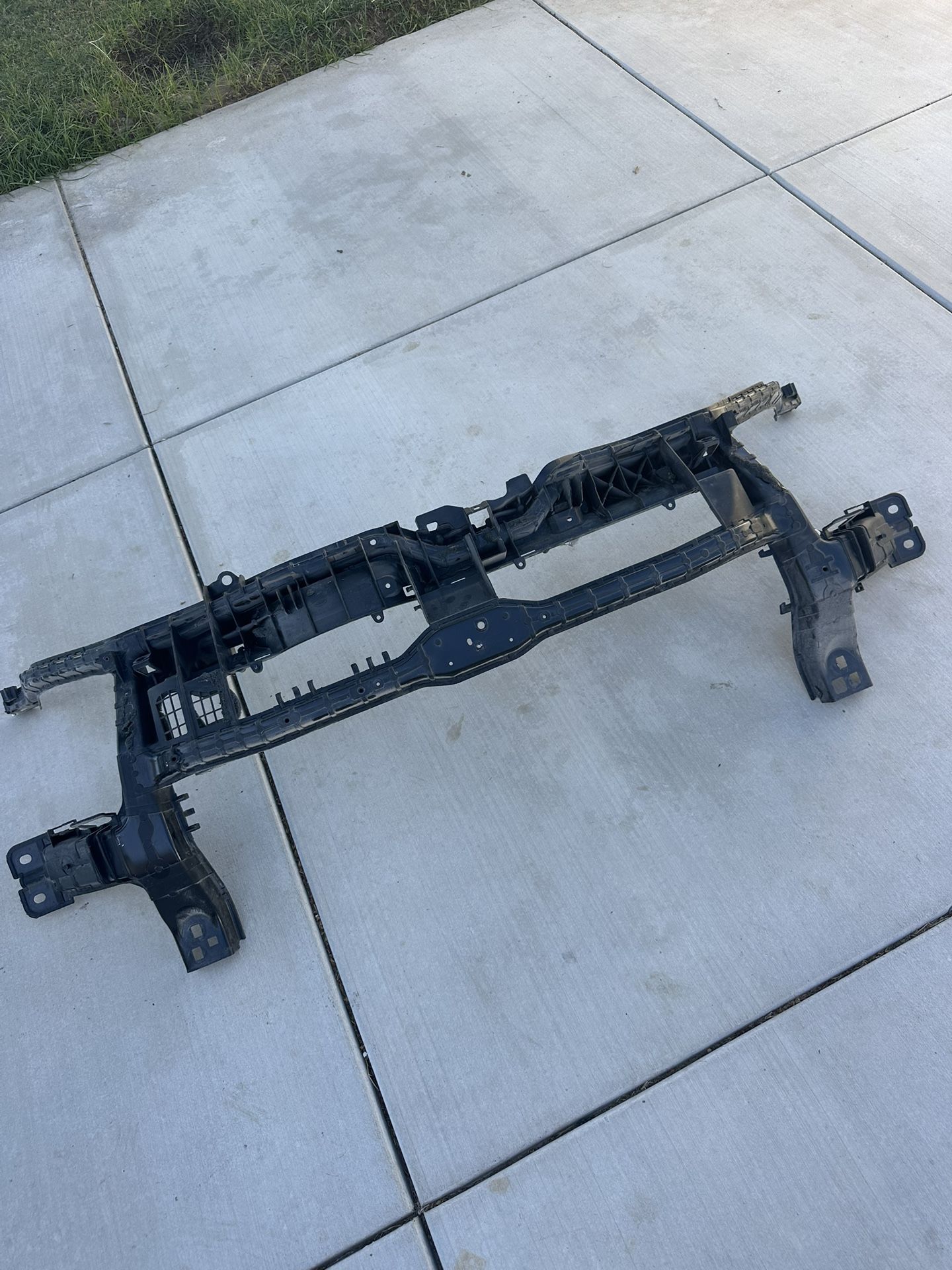 2018 2019 2020 2022 Ford Transit 250 Radiator Support 