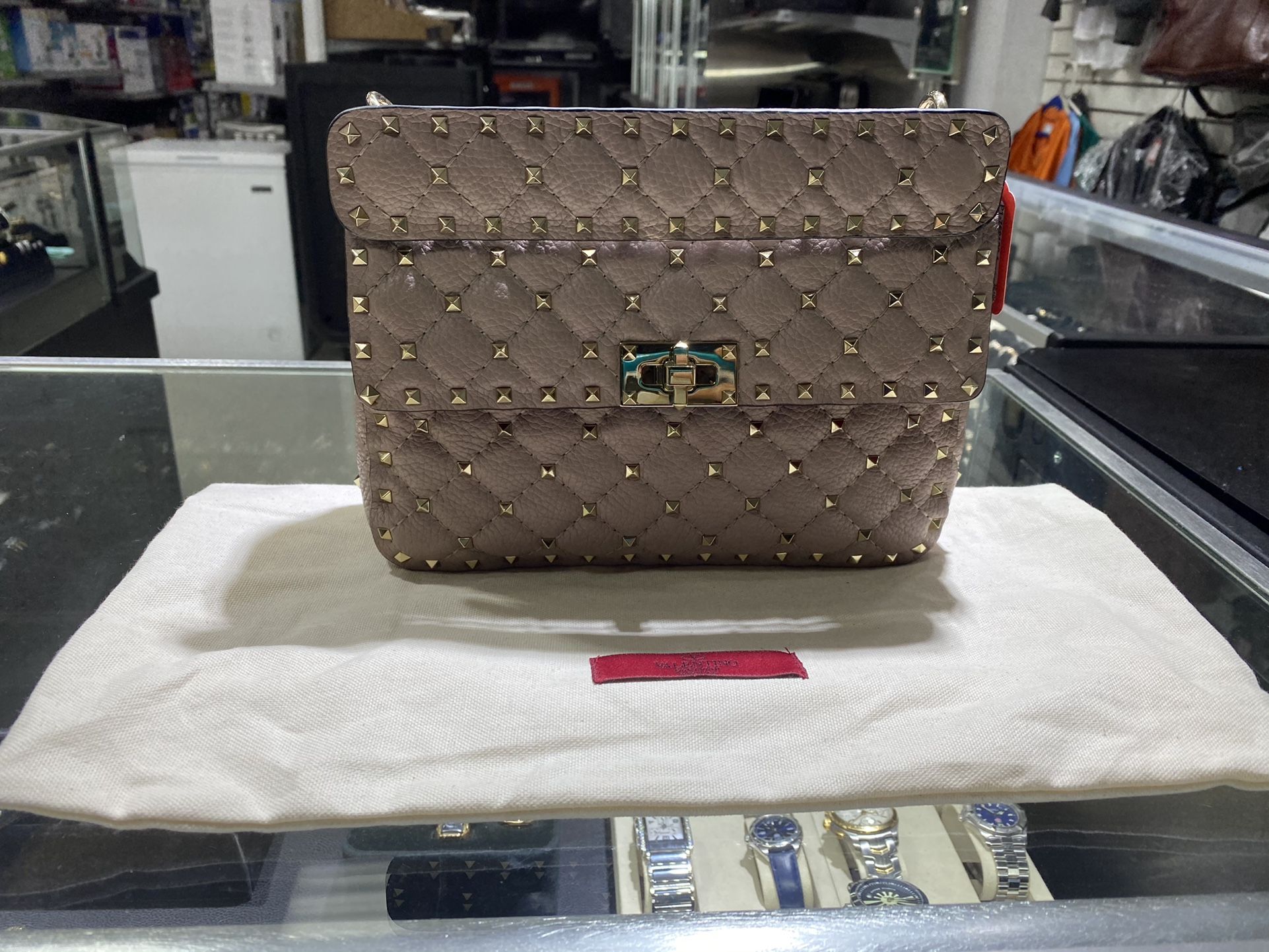 Valentino Garavani Rockstud Spike Quilted Médium Tope Handle Bag