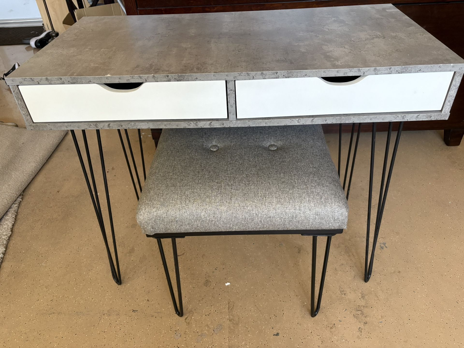 Vanity Table With Stool