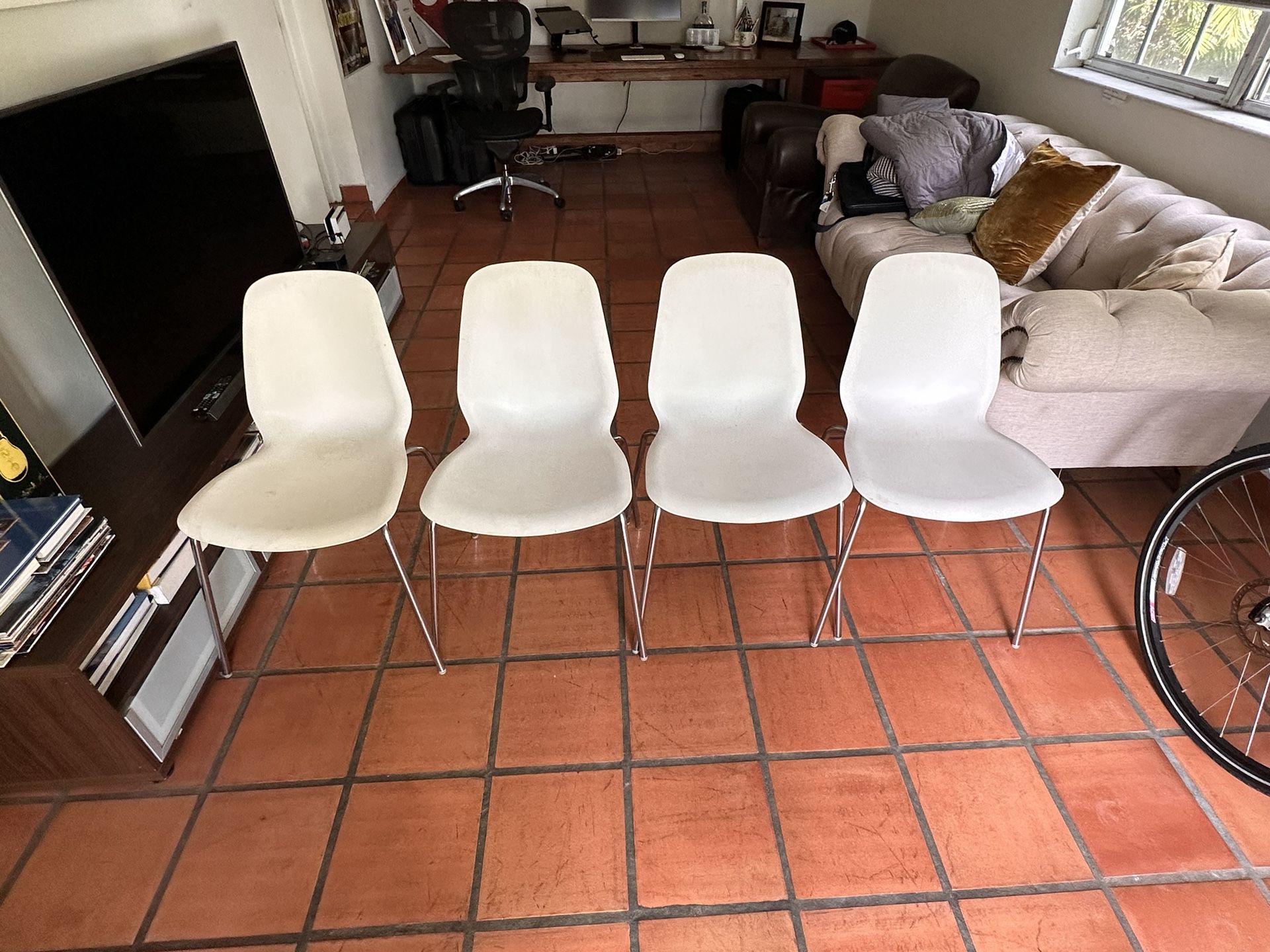 4 White Modern Chairs for Sale in Miami, FL OfferUp